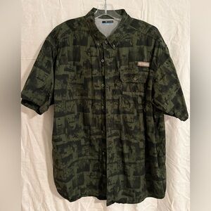 Columbia Men's Forest Green Patterned Button Down Shirt